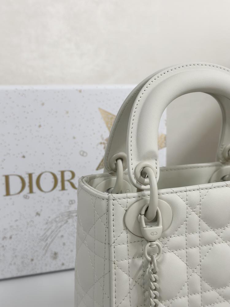 Lady Dior size 17 cm