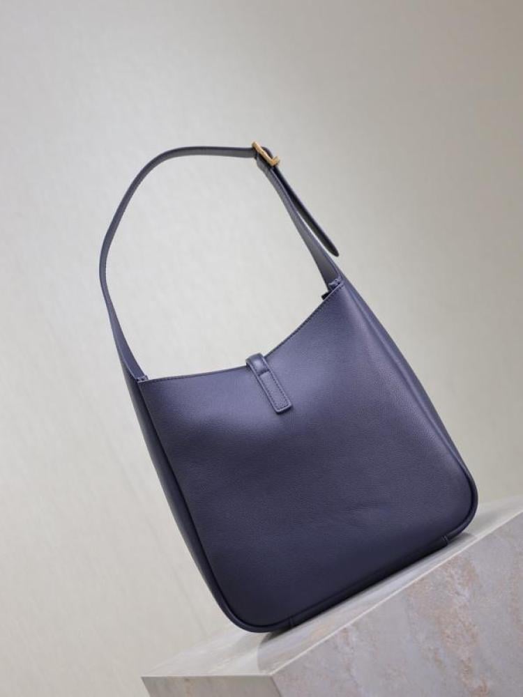 Saint Laurent size 23 cm