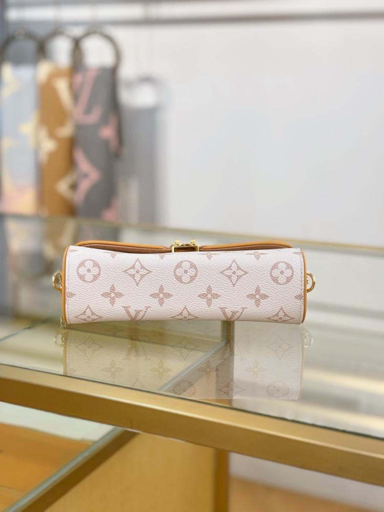 Louis Vuitton size 20.5 cm