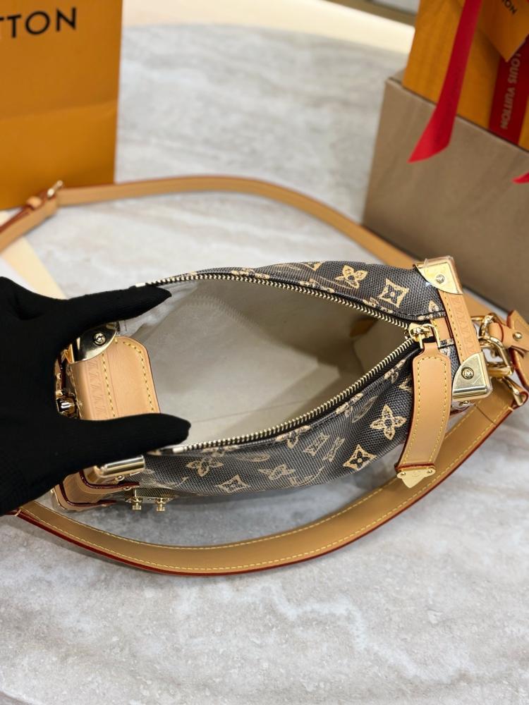 لوي فيتون مقاس 23.5 cm