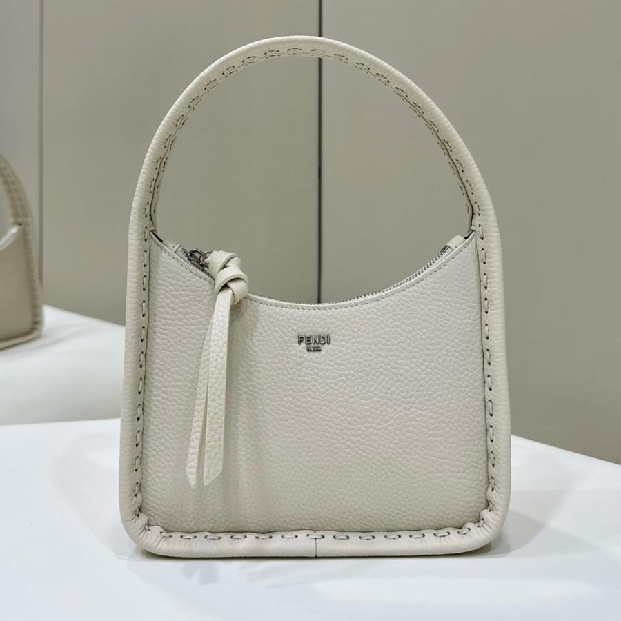 Fendi size 27/20.5 cm