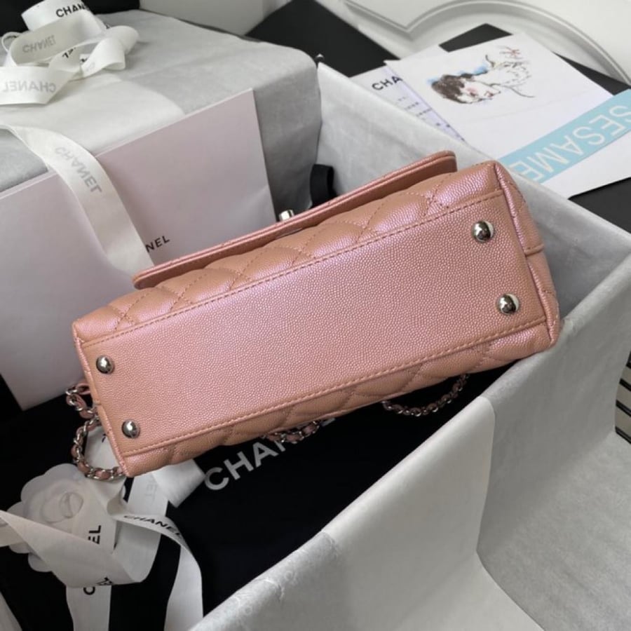 Chanel size 23 cm