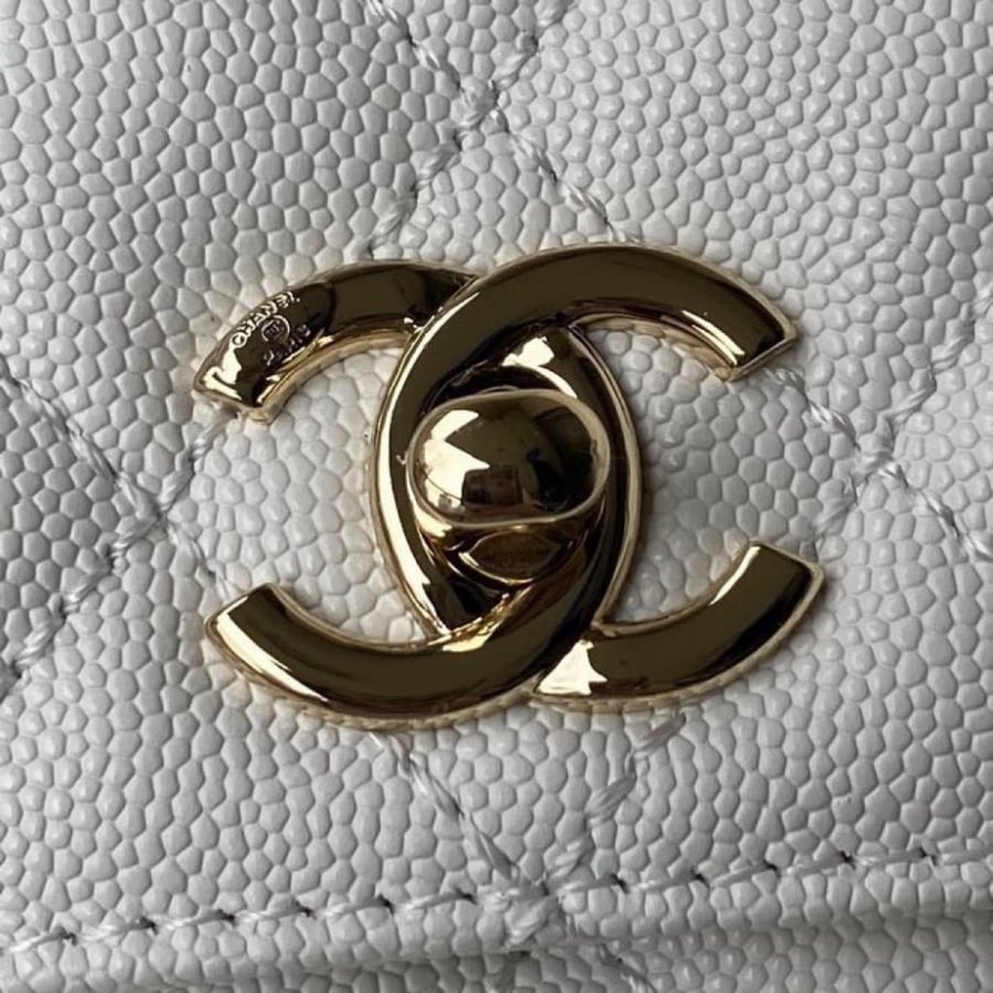 Chanel size 23 cm