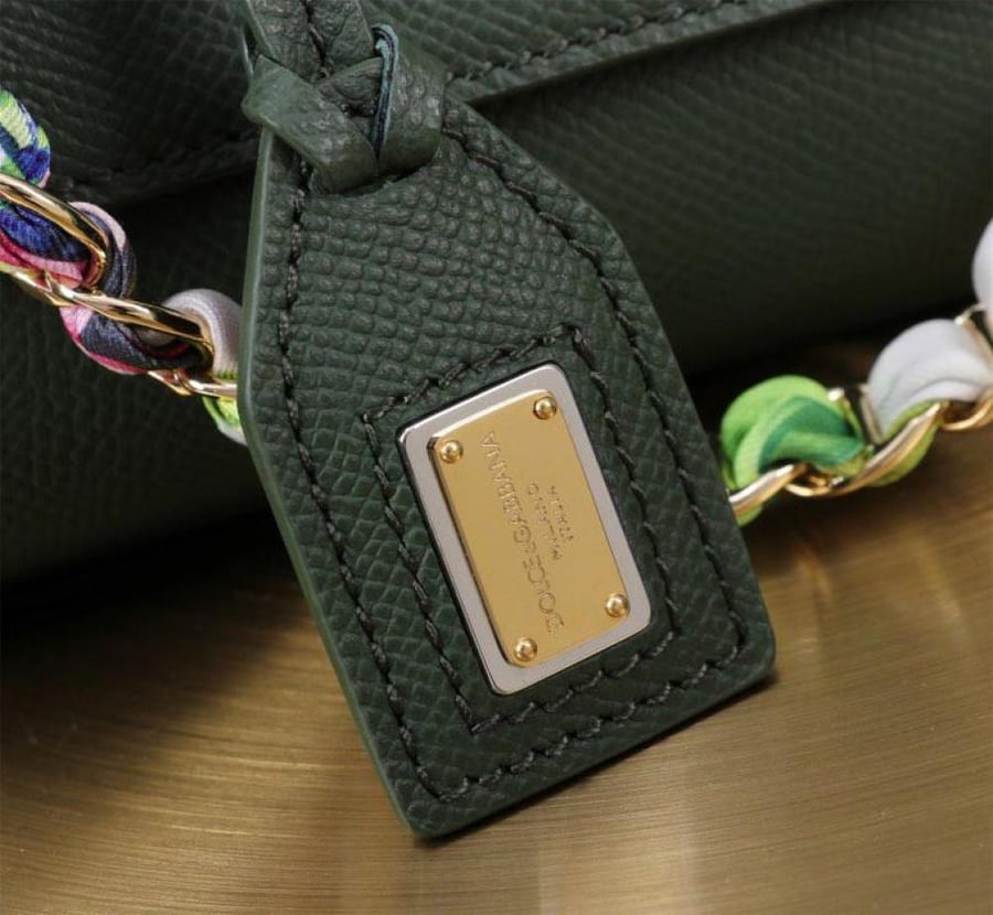 Dolce & Gabbana 18 cm size