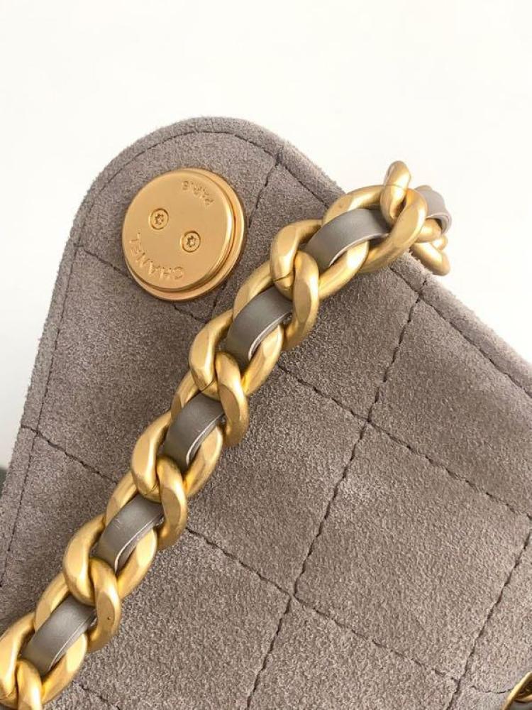Chanel size 40 cm