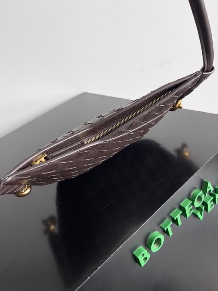 Bottega size 28 cm