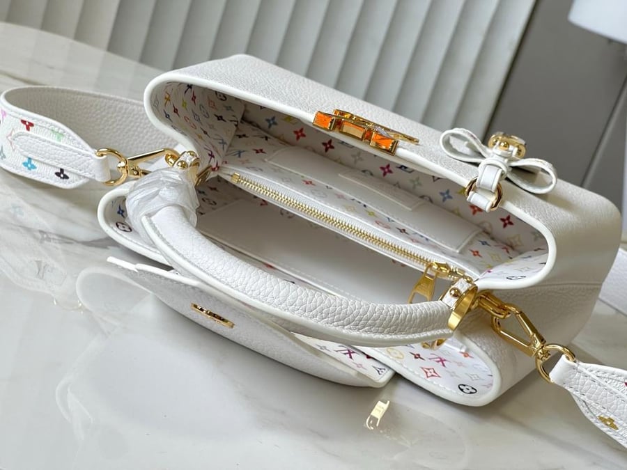 Louis Vuitton size 27 cm