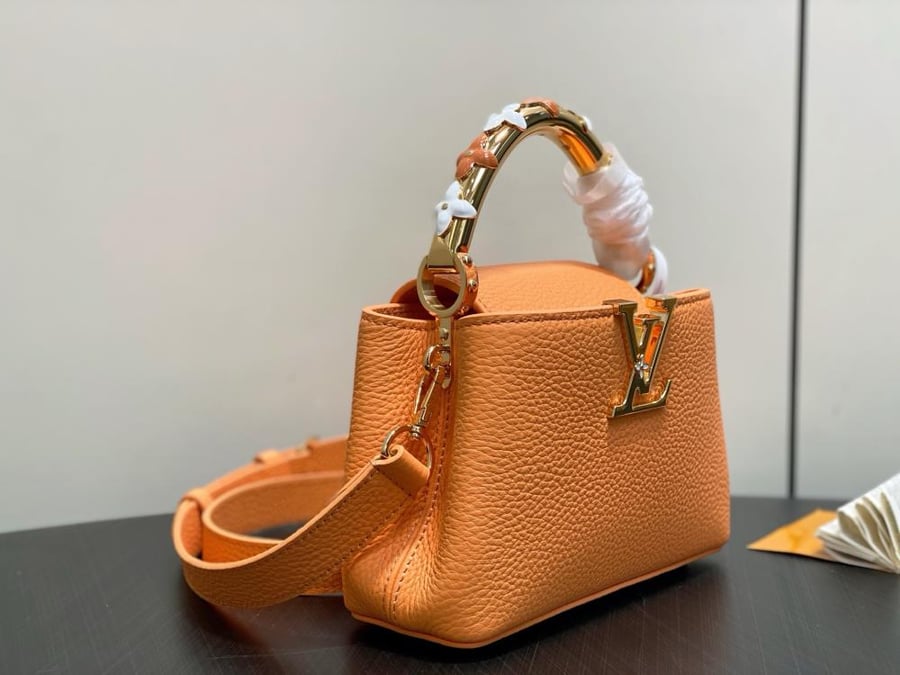 Louis Vuitton size 21 cm
