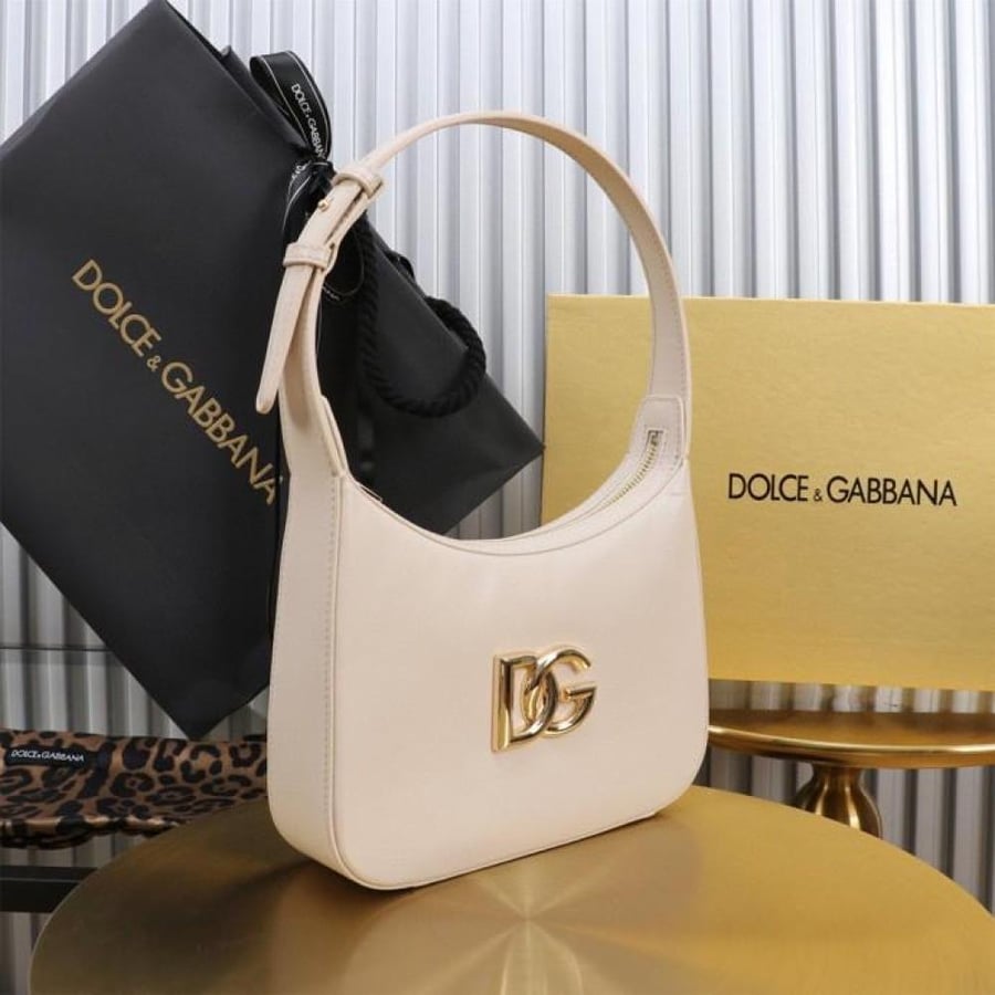 Dolce & Gabbana 22 cm size