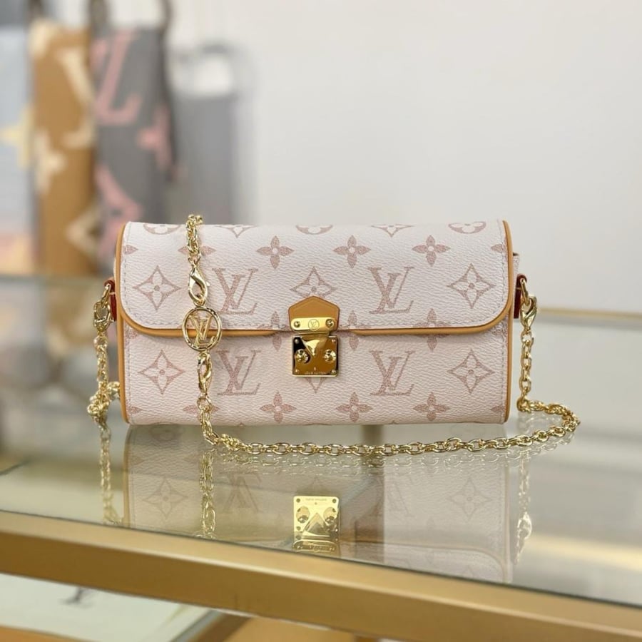 Louis Vuitton size 20.5 cm