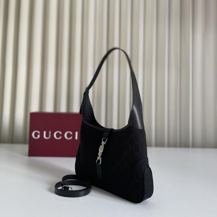 قوتشي مقاس 28 cm