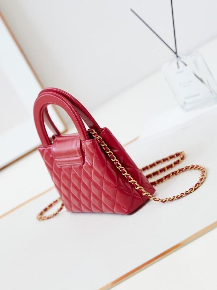 Chanel size 19 cm
