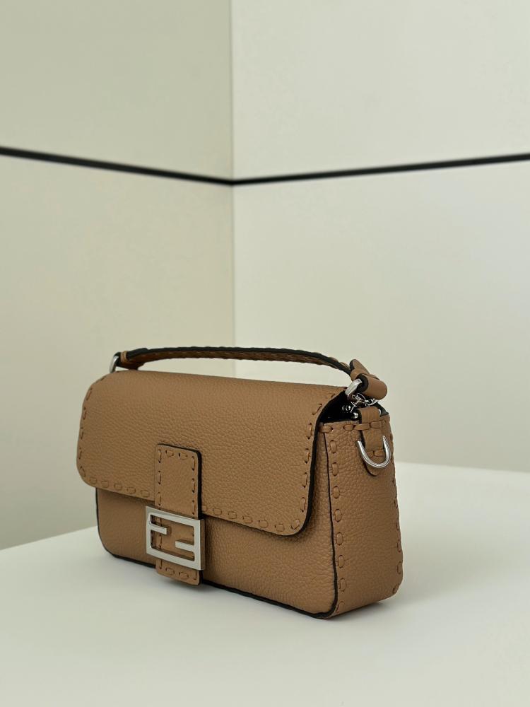 فندي باغيت مقاس 27 cm