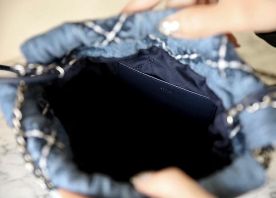 Chanel size 20 cm