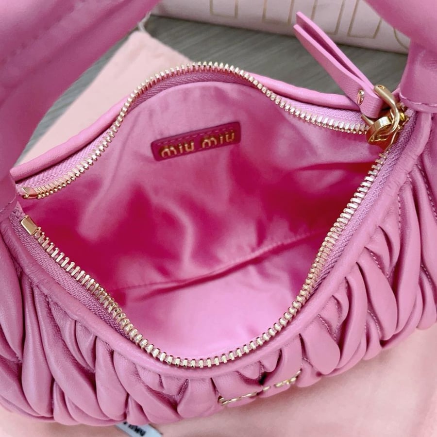 Miu Miu size 23 cm