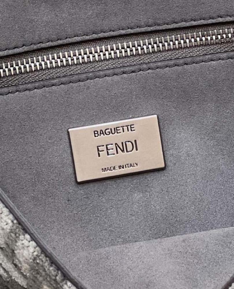 Fendi bag size 24 cm