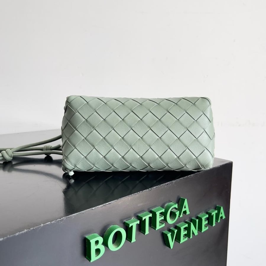 Bottega size 18.5 cm