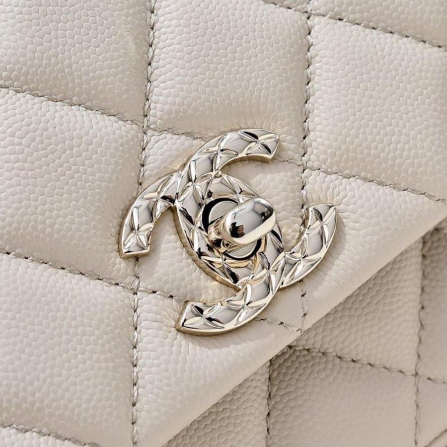 Chanel size 23 cm