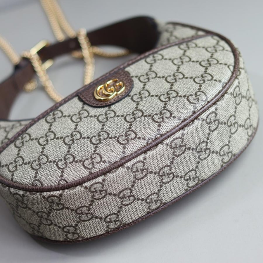Gucci 20 cm size