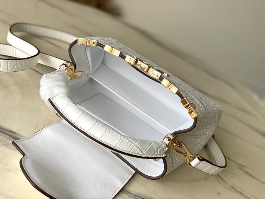 Louis Vuitton size 21 cm