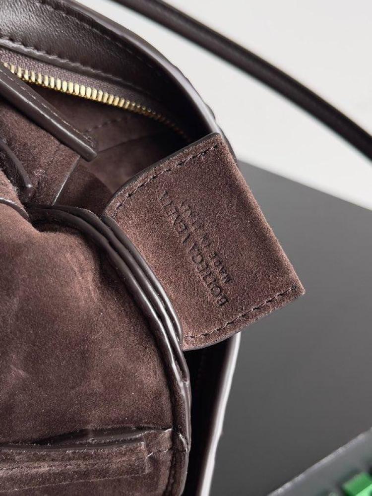 Bottega size 28 cm