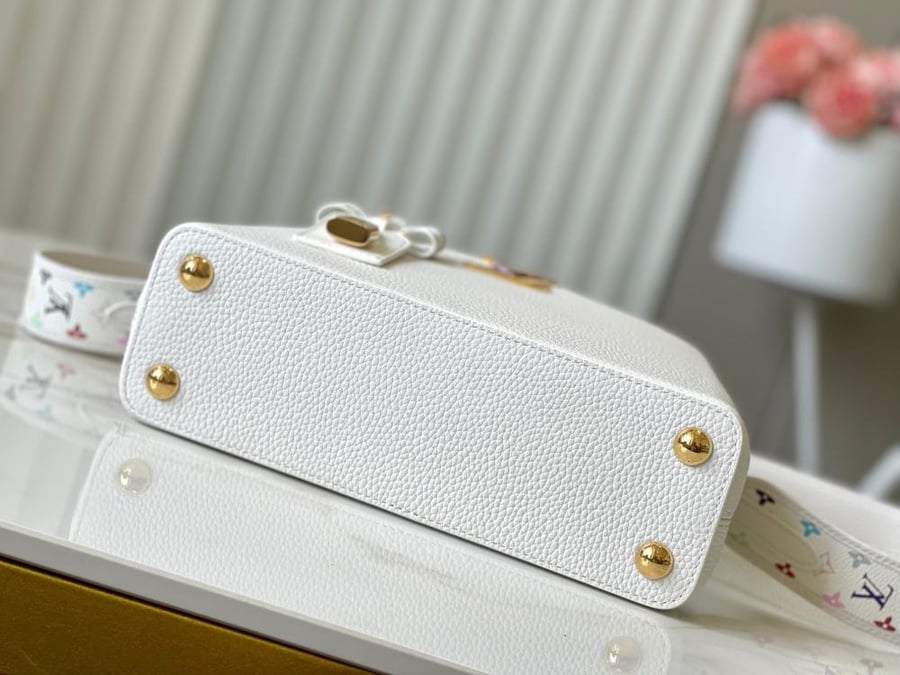 Louis Vuitton size 27 cm