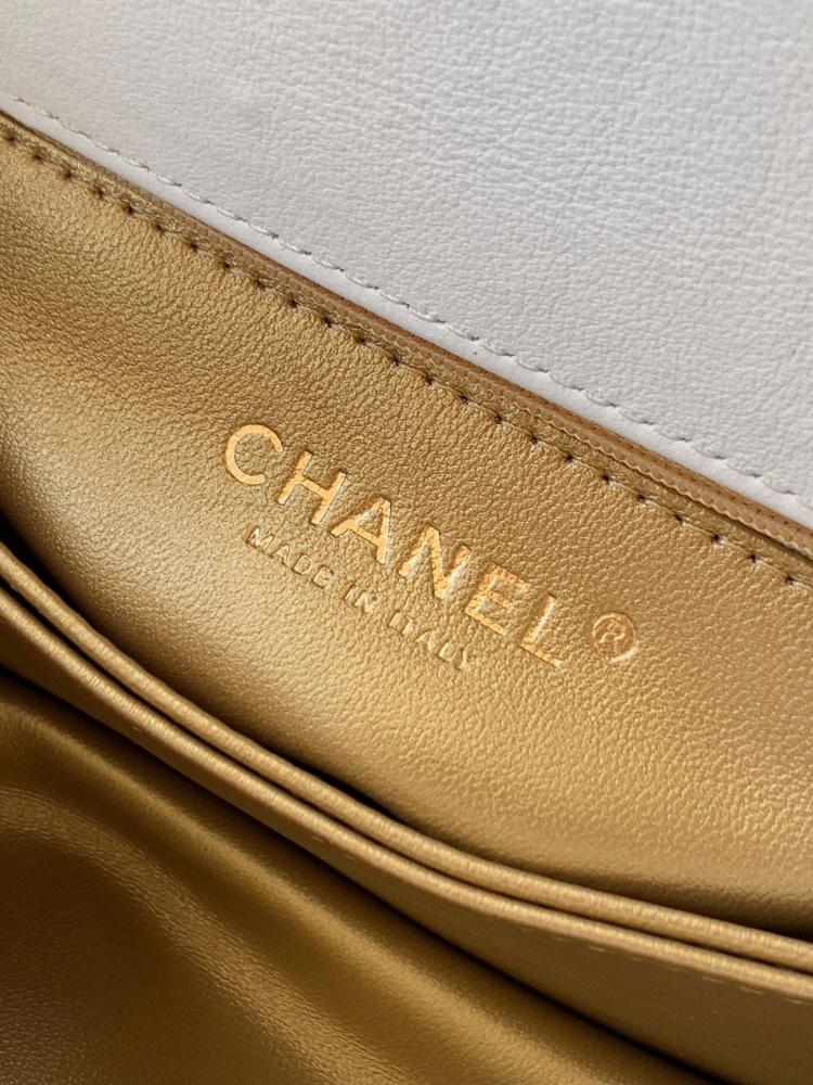 Chanel size 23 cm