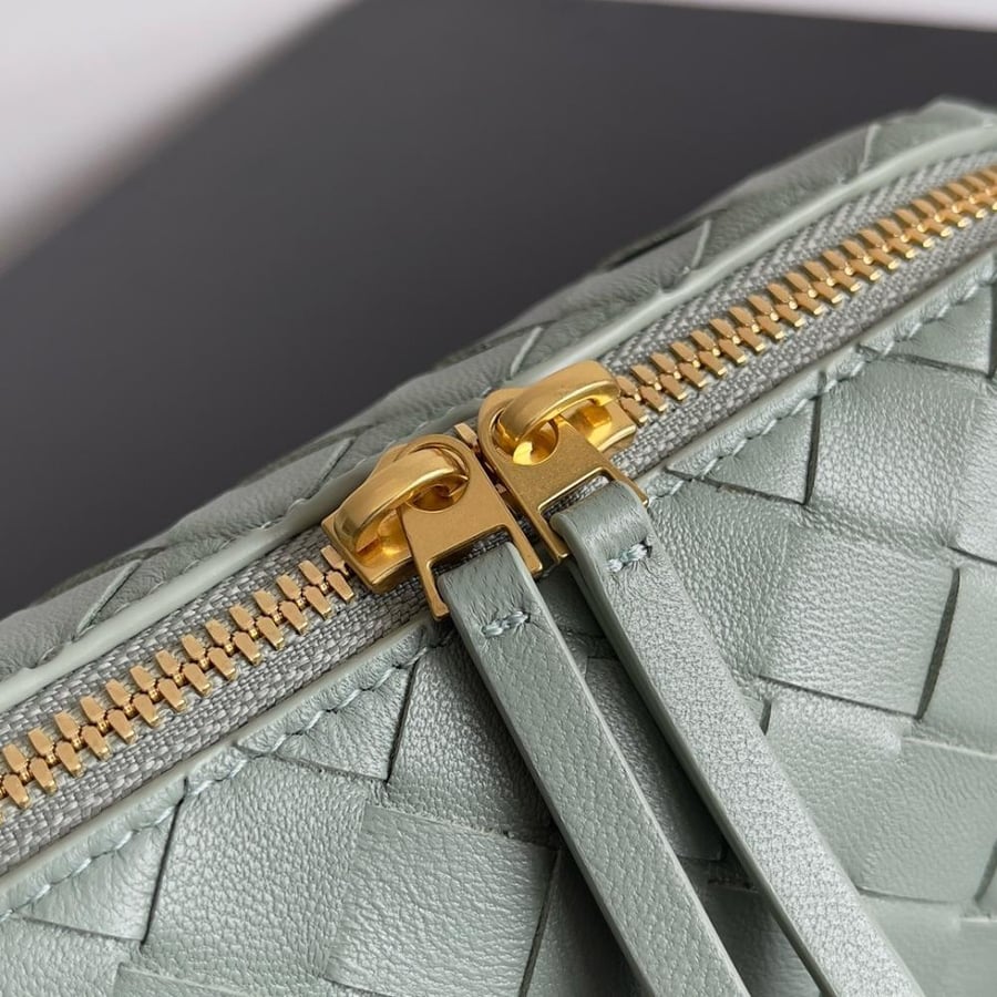 Bottega size 18.5 cm