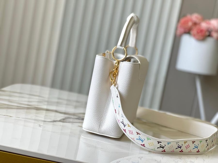 Louis Vuitton size 27 cm