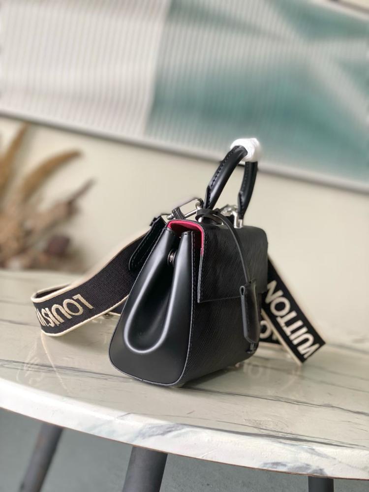 Louis Vuitton size 20 cm