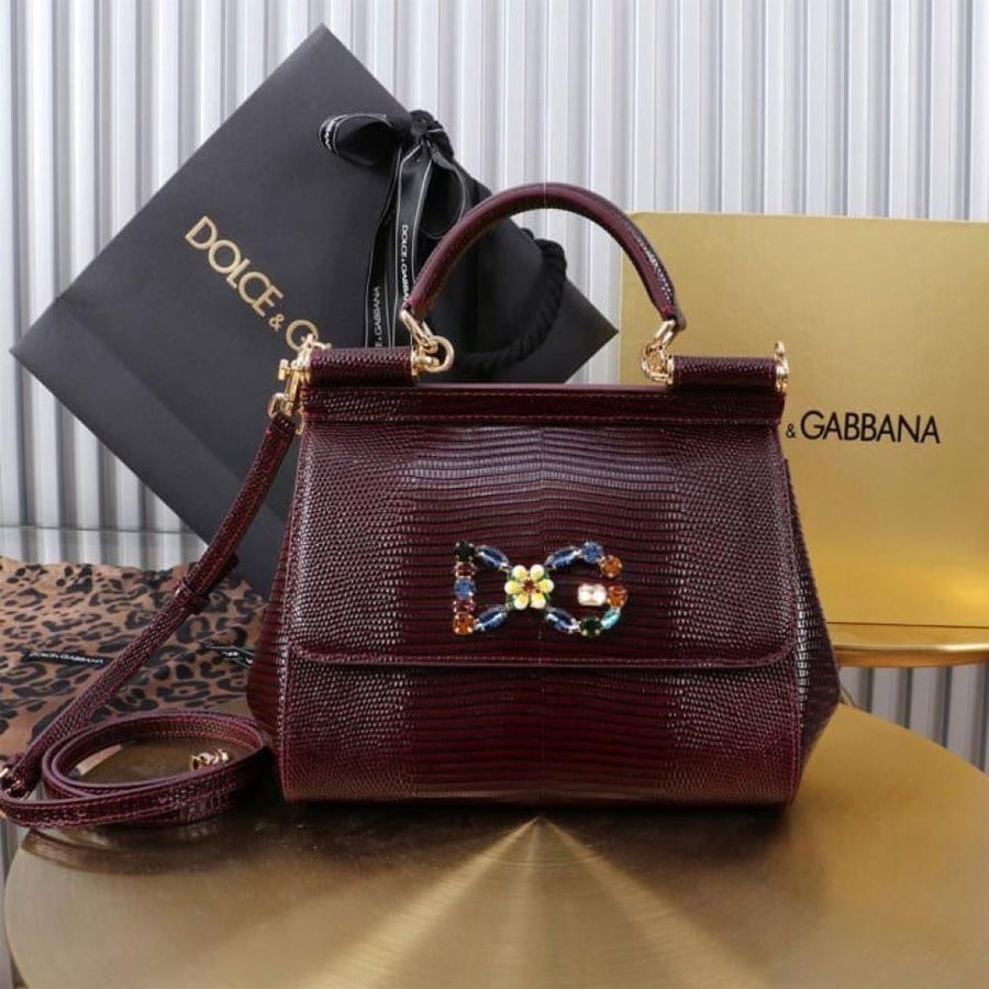 Dolce & Gabbana 20 cm size