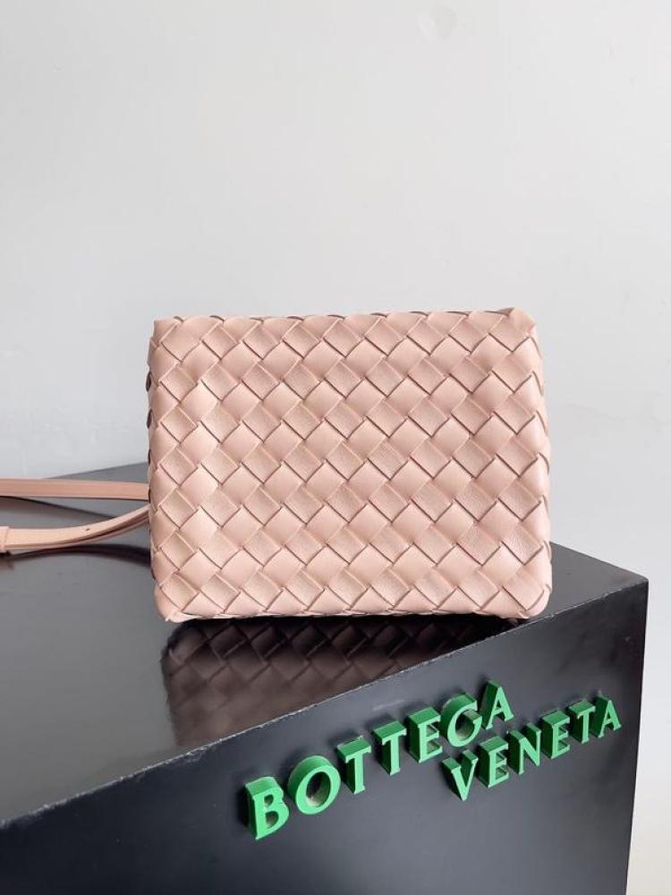 Boutique size 21 cm