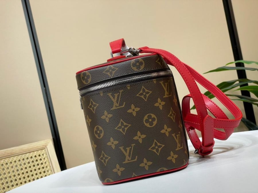 Louis Vuitton size 24 cm