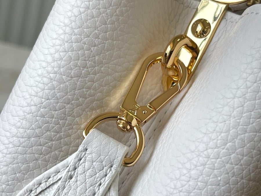 Louis Vuitton size 27 cm