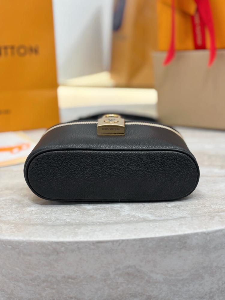 لوي فيتون مقاس 19/12 cm