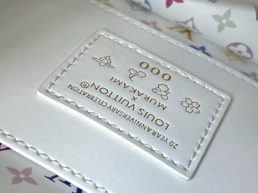 Louis Vuitton size 27 cm