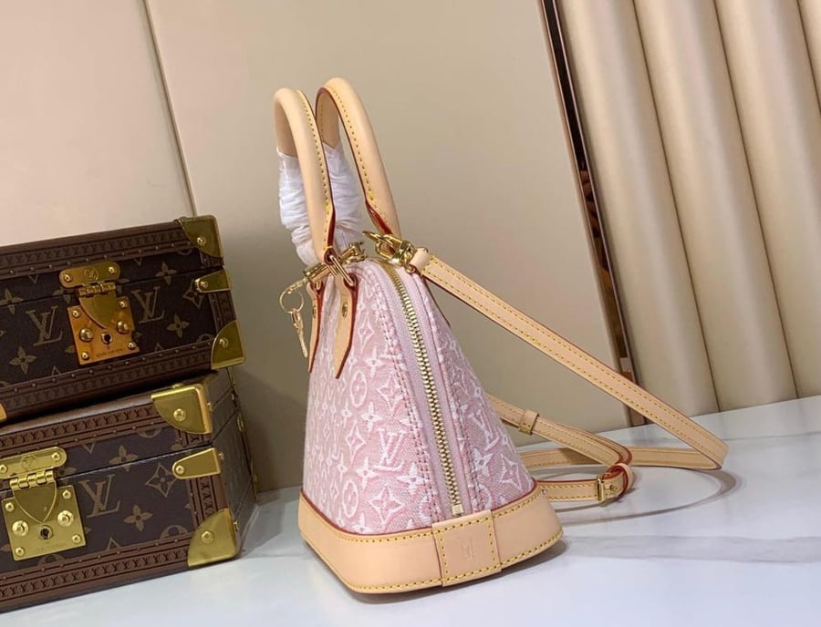 لوي فيتون مقاس 23.5/17.5 cm