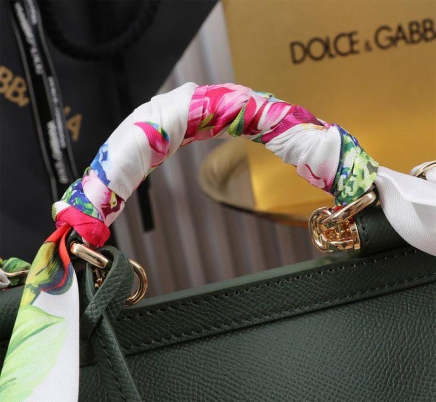 Dolce & Gabbana 18 cm size