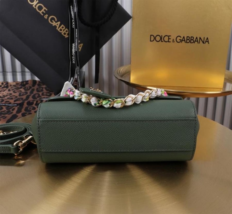 Dolce & Gabbana 18 cm size