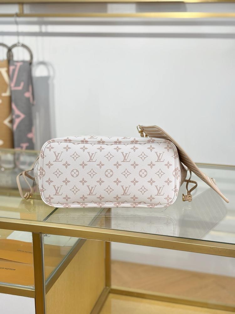Louis Vuitton size 31 cm