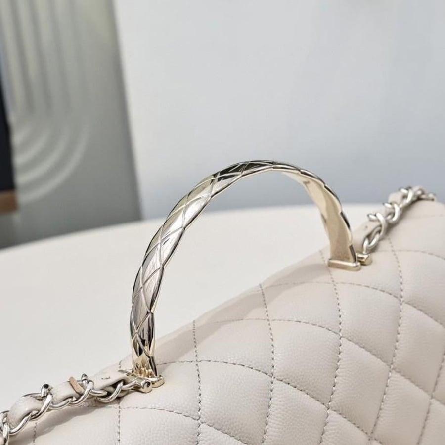 Chanel size 23 cm
