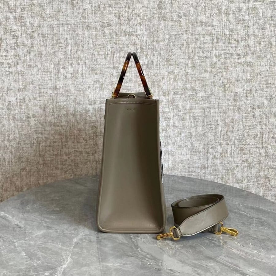 Fendi size 36 cm
