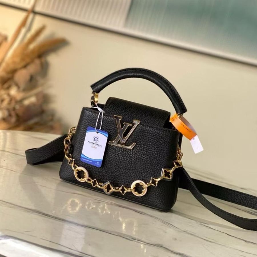 Louis Vuitton size 21 cm