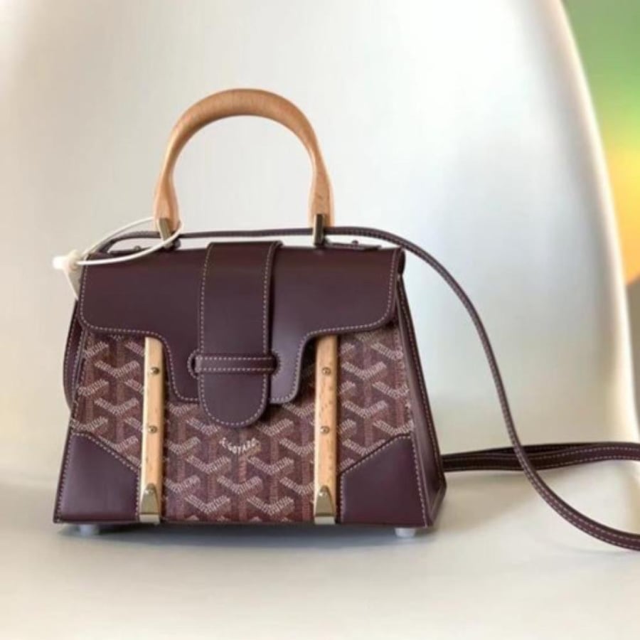Goyard size 20 cm