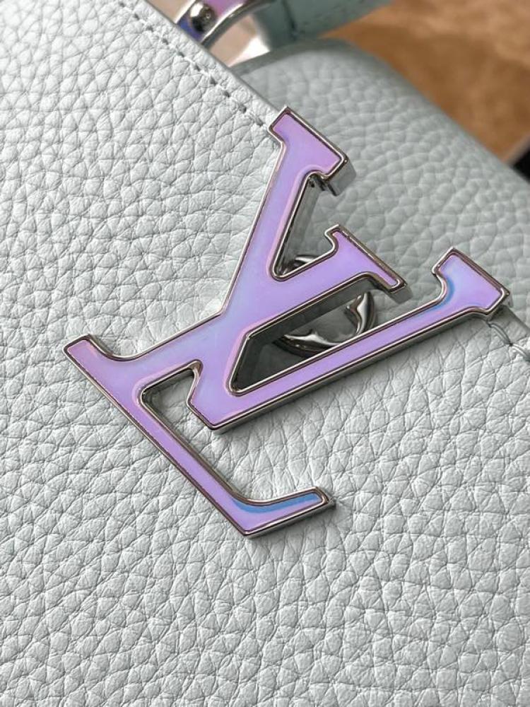 Louis Vuitton size 21 cm