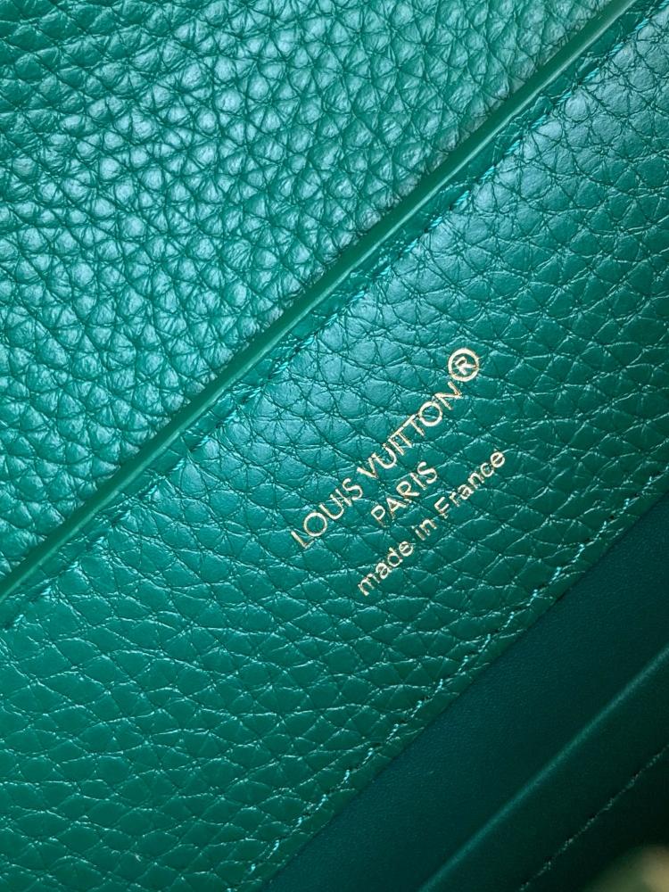 Louis Vuitton size 27 cm
