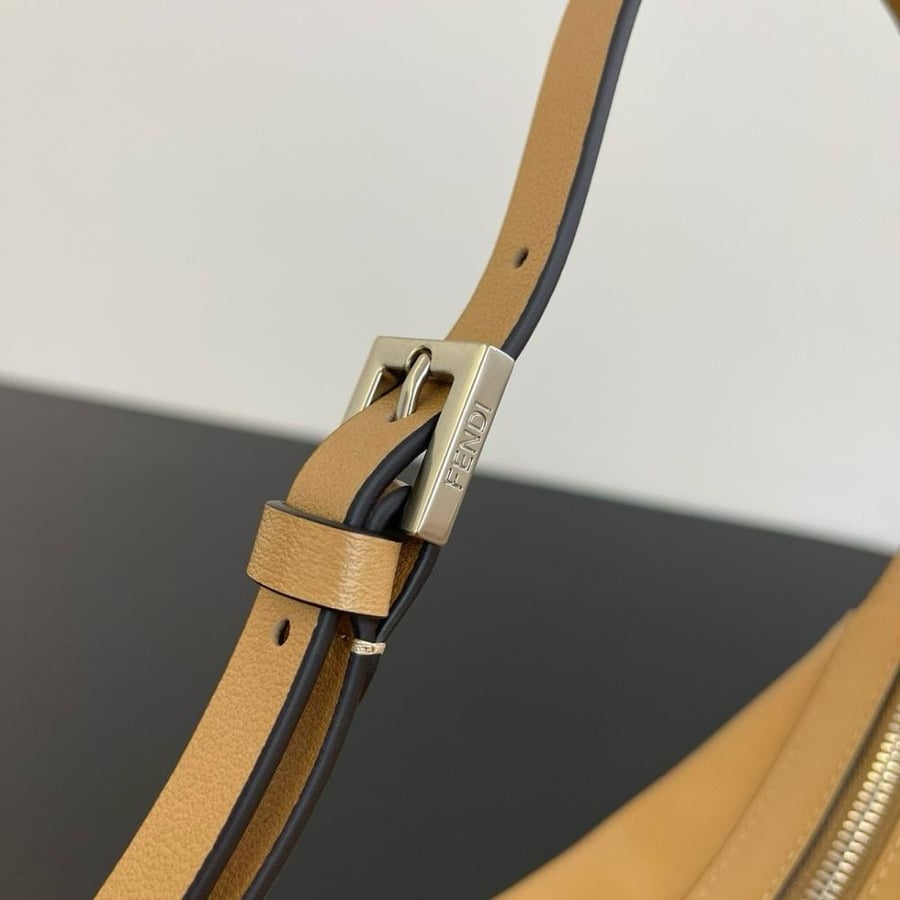 فندي مقاس 22 cm