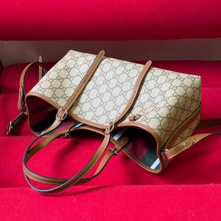 Gucci 30 cm size