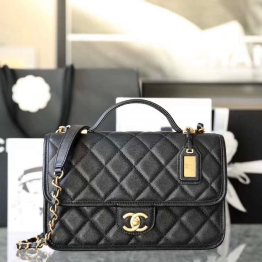 Chanel size 25 cm