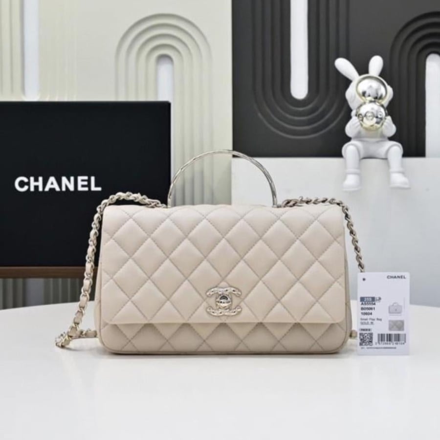 Chanel size 23 cm